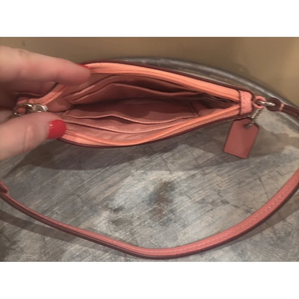 Coach new pebble